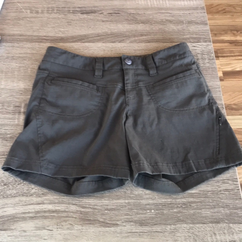 Athleta Dipper 5” Shorts - Khaki Green